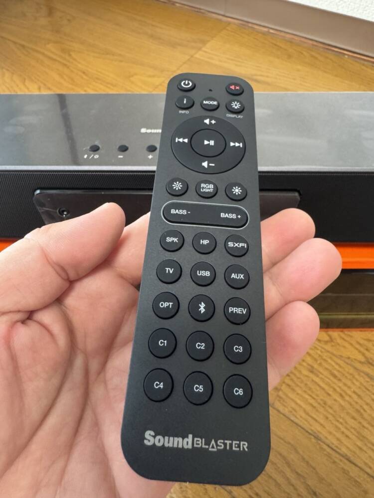 【開封レビュー】Sound Blaster Katana SE ワンボディで低音もしっかり鳴るデスク向けサウンドバー